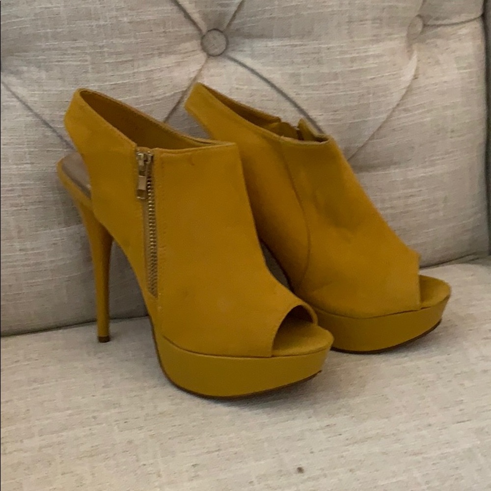 Heel booty, open toe, gold zipper